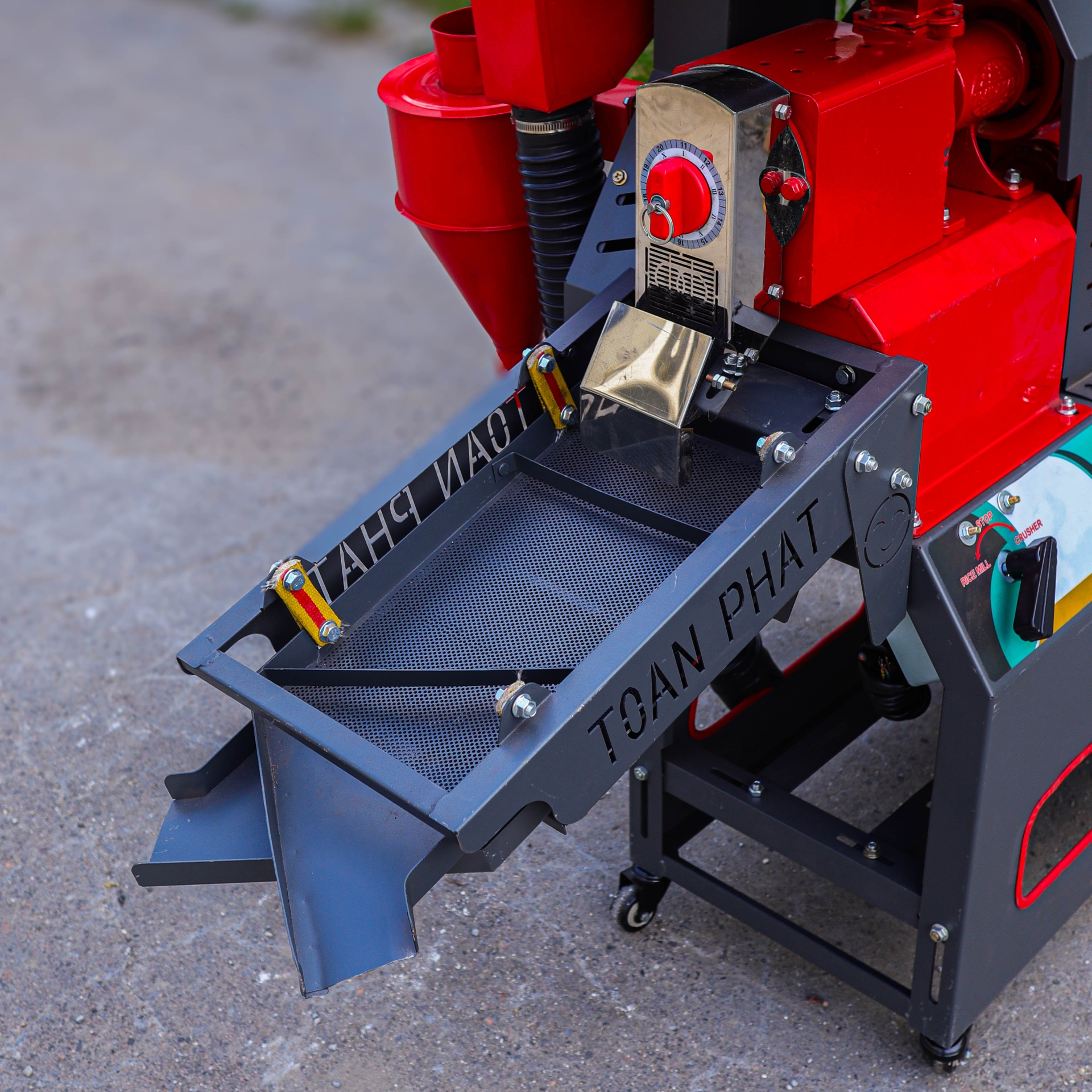 Máy xát gạo TF1000 PLUS